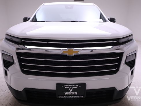 New 2026 Chevrolet Traverse LT image 8