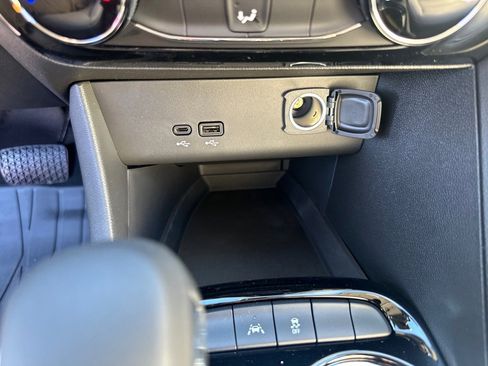 Used 2025 Buick Encore GX Sport Touring image 17