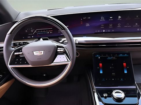 Certified 2026 Cadillac Escalade Luxury w/ LPO, Radiant Package AWD/4WD image 14