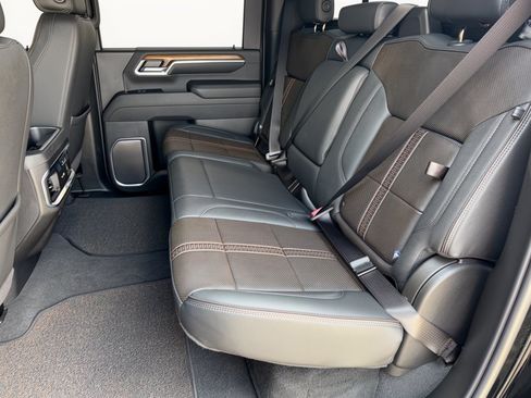 Used 2026 Chevrolet Silverado 2500 High Country w/ High Country Premium Package AWD/4WD image 25