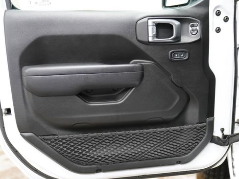 Used 2024 Jeep Wrangler Sport S image 16