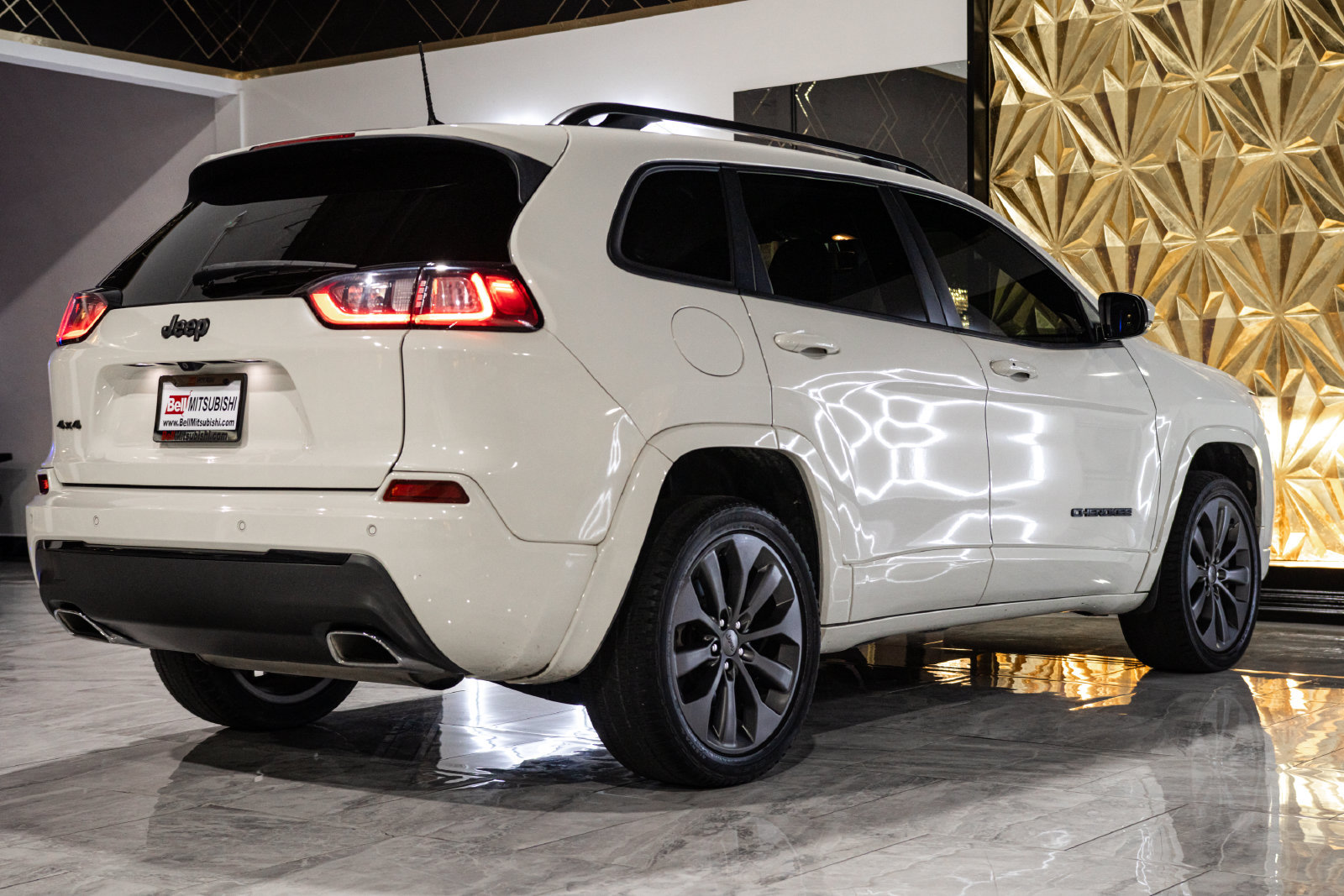 Used 2019 Jeep Cherokee High Altitude AWD/4WD image 7