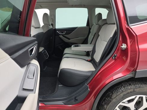 Used 2022 Subaru Forester Premium image 39