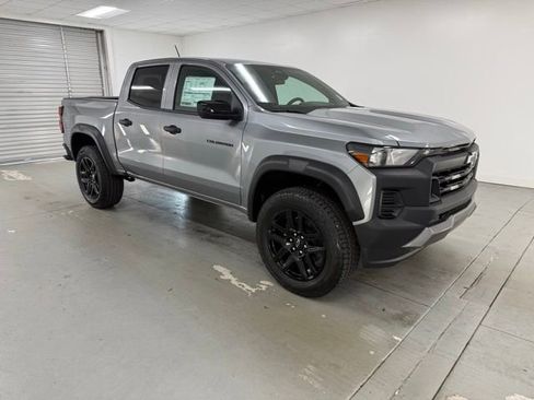 New 2025 Chevrolet Colorado Trail Boss w/ Midnight Edition image 3