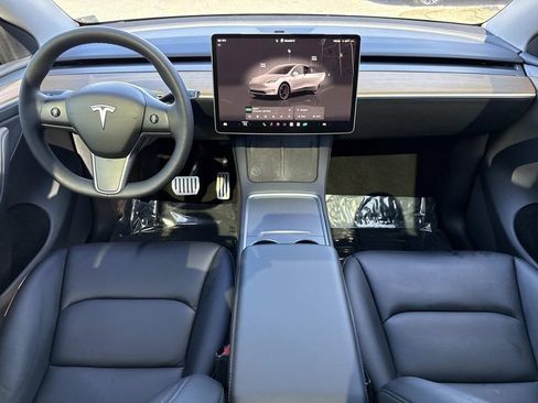 Used 2022 Tesla Model Y Performance image 19