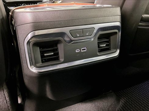 Used 2022 Nissan Pathfinder SL image 34