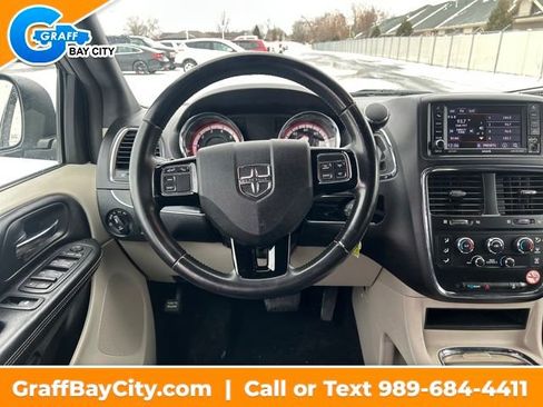 Used 2019 Dodge Grand Caravan SXT image 13