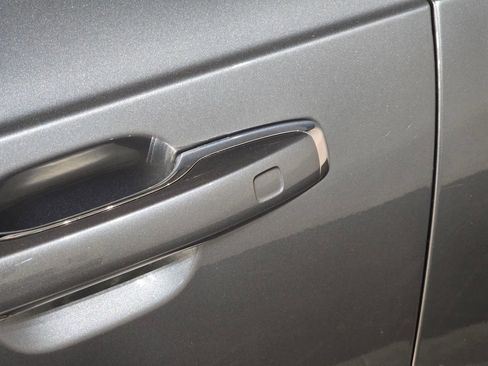 Used 2017 Volvo XC90 T6 Momentum w/ Vision Package image 15