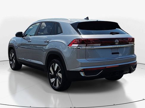Used 2024 Volkswagen Atlas Cross Sport SE FWD image 8