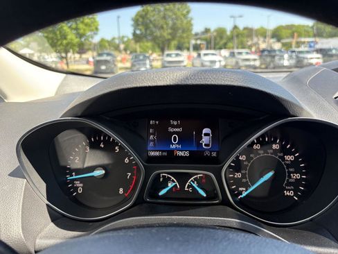 Used 2017 Ford Escape SE AWD/4WD image 12