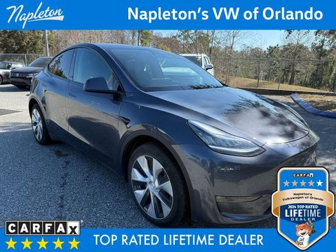 Used 2022 Tesla Model Y Long Range image 3