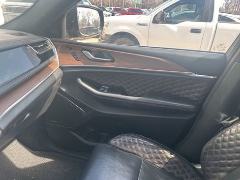 Used 2022 Jeep Grand Cherokee L Summit w/ Advanced Protech Group IV image 19