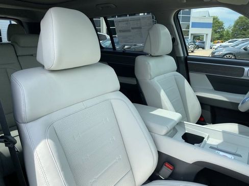 Used 2024 Hyundai Santa Fe Limited image 49