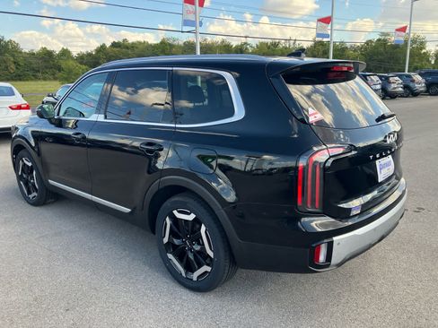 Used 2023 Kia Telluride EX image 5