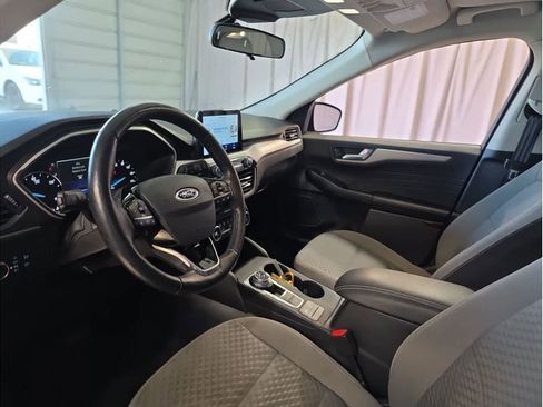 Used 2021 Ford Escape SE w/ Cold Weather Package image 19