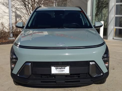 Used 2025 Hyundai Kona SEL image 5