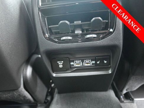 Used 2023 Jeep Grand Cherokee Overland image 18