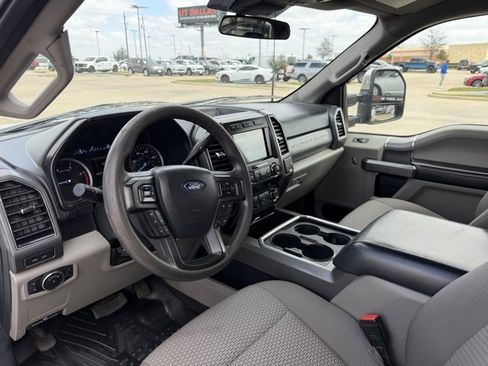 Used 2022 Ford F350 XLT w/ XLT Premium Package image 11