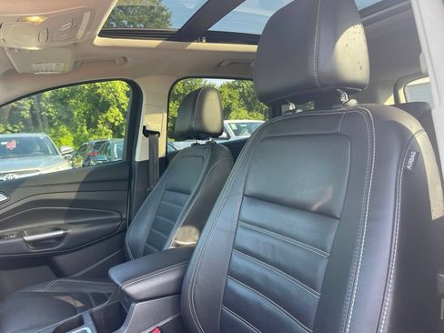 Used 2017 Ford Escape Titanium w/ Equipment Group 301A AWD/4WD image 9