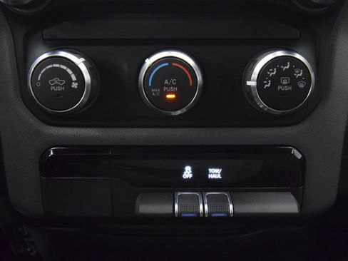 Used 2022 RAM 1500 Big Horn AWD/4WD image 32