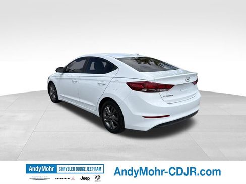 Used 2017 Hyundai Elantra SE FWD image 5