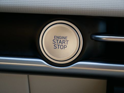 Certified 2025 Hyundai Tucson SE image 29