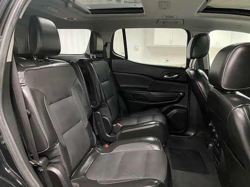 Used 2018 GMC Acadia SLT image 13