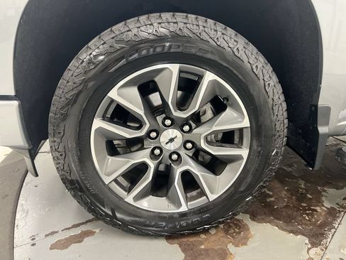 Used 2024 Chevrolet Silverado 1500 RST w/ Z71 Off-Road Package AWD/4WD image 27