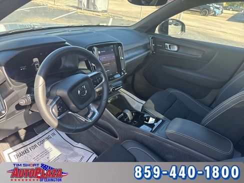 Used 2023 Volvo XC40 Recharge Ultimate image 29