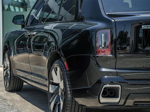 New 2025 Rolls-Royce Cullinan image 15
