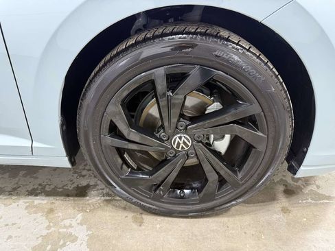 Used 2025 Volkswagen Jetta SE w/ Sunroof Package image 6