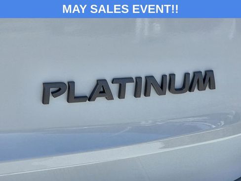 Used 2025 Nissan Rogue Platinum FWD image 41