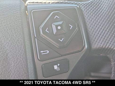 Used 2021 Toyota Tacoma SR5 AWD/4WD image 7