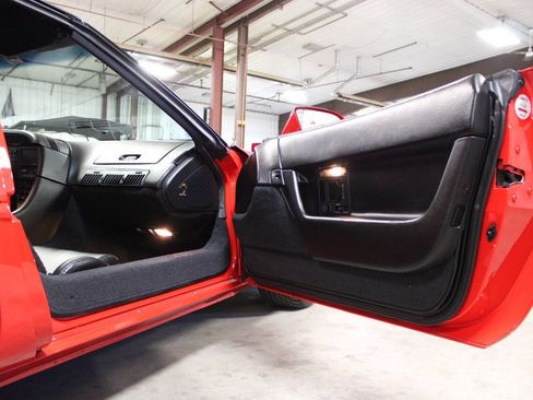 Used 1993 Chevrolet Corvette Coupe RWD image 22