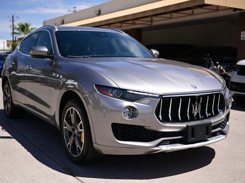 Used 2017 Maserati Levante S image 3