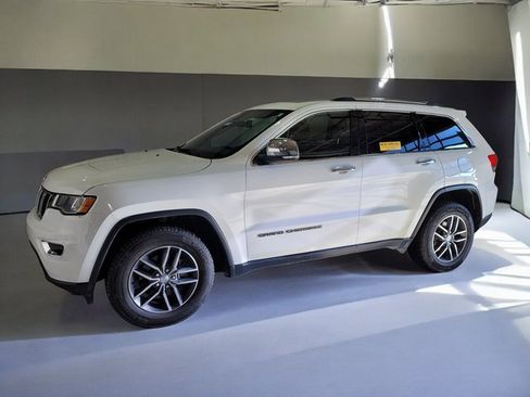 Used 2018 Jeep Grand Cherokee Limited image 20