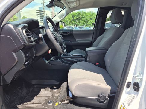 Used 2022 Toyota Tacoma SR w/ SX Package AWD/4WD image 17