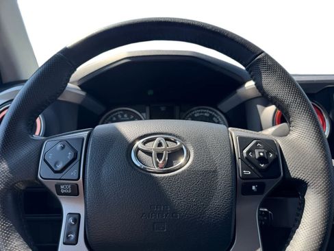 Used 2016 Toyota Tacoma SR5 RWD image 15