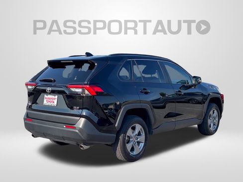 Used 2025 Toyota RAV4 XLE AWD/4WD image 8
