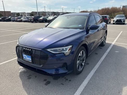 Used 2022 Audi e-tron Premium image 1