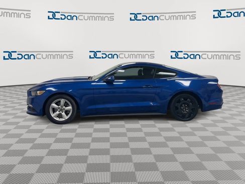 Used 2017 Ford Mustang Coupe RWD image 5