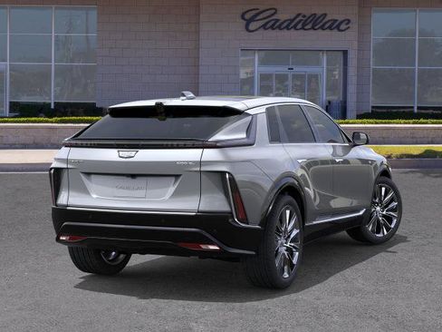 New 2026 Cadillac Lyriq Signature Luxury AWD/4WD image 4