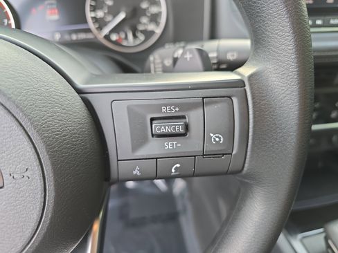 Used 2024 Nissan Rogue S image 20