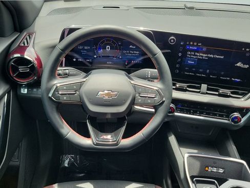 Used 2026 Chevrolet Equinox RS w/ Convenience Package III AWD/4WD image 12