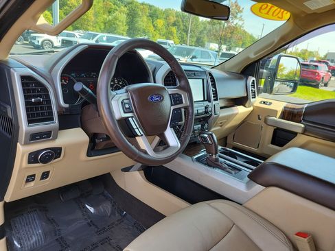 Used 2019 Ford F150 Lariat image 17