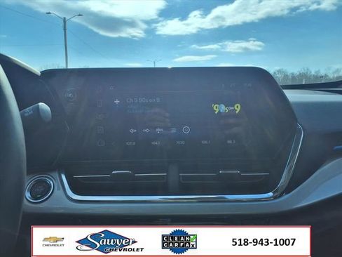 Used 2025 Chevrolet Trax LT w/ LT Convenience Package image 19