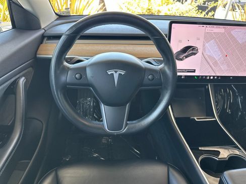 Used 2019 Tesla Model 3 Long Range RWD image 16
