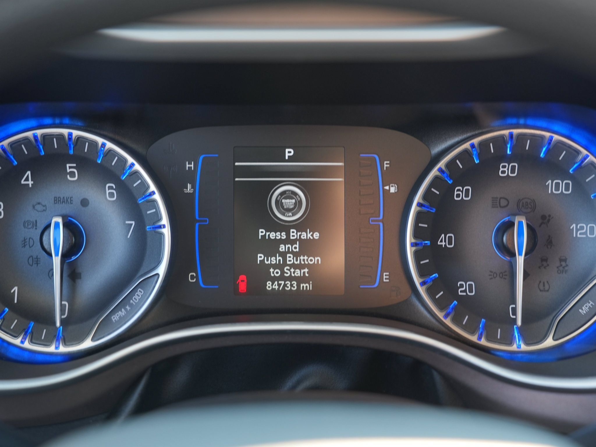 Used 2020 Chrysler Voyager L FWD image 30