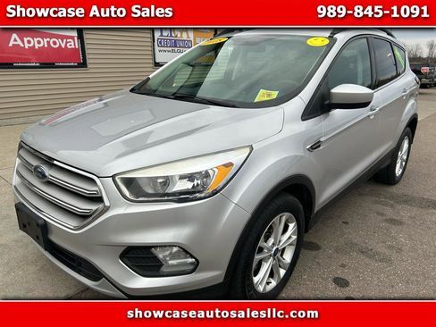 Used 2018 Ford Escape SE image 1