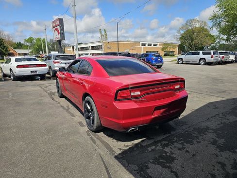 Used 2011 Dodge Charger SE RWD image 8